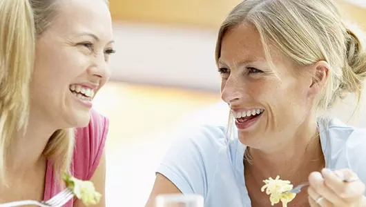 Women eating lunch